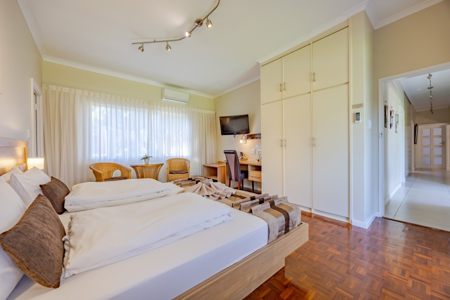 5 Bedroom Property for Sale in Milnerton Central Western Cape